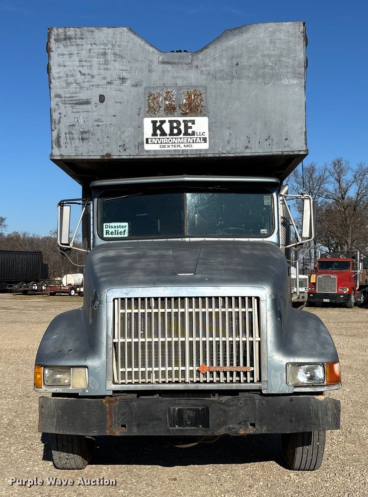 image for item DW7343 1991 International 9400 grapple truck 