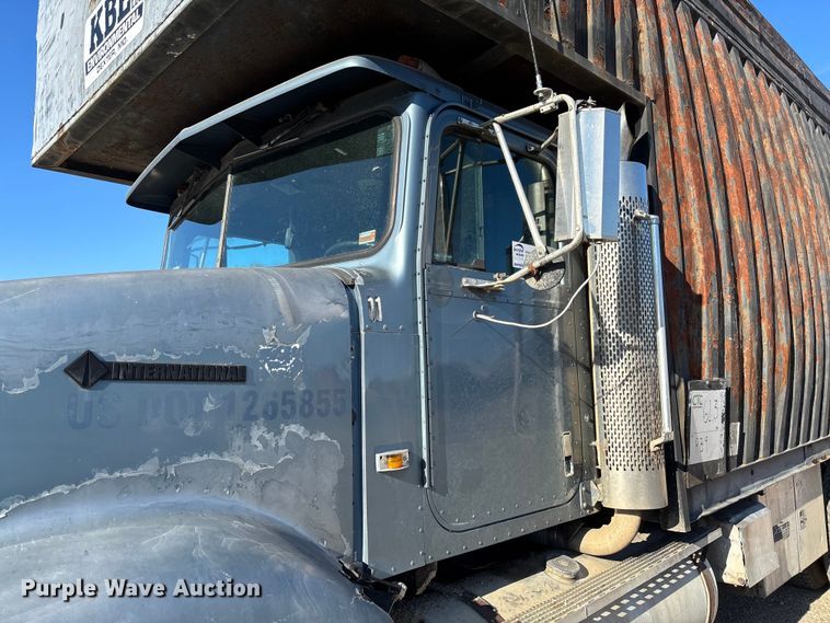 image for item DW7343 1991 International 9400 grapple truck 