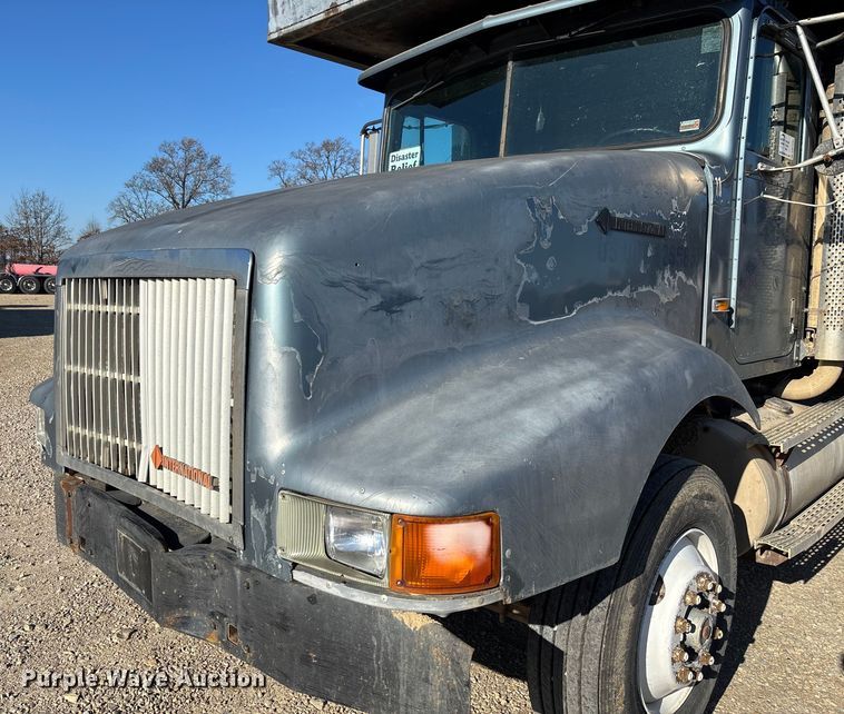 image for item DW7343 1991 International 9400 grapple truck 