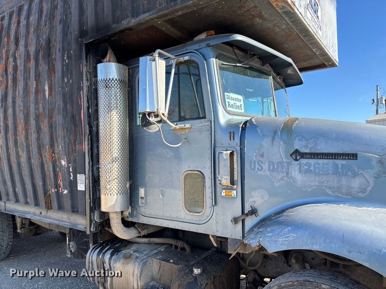 image for item DW7343 1991 International 9400 grapple truck 