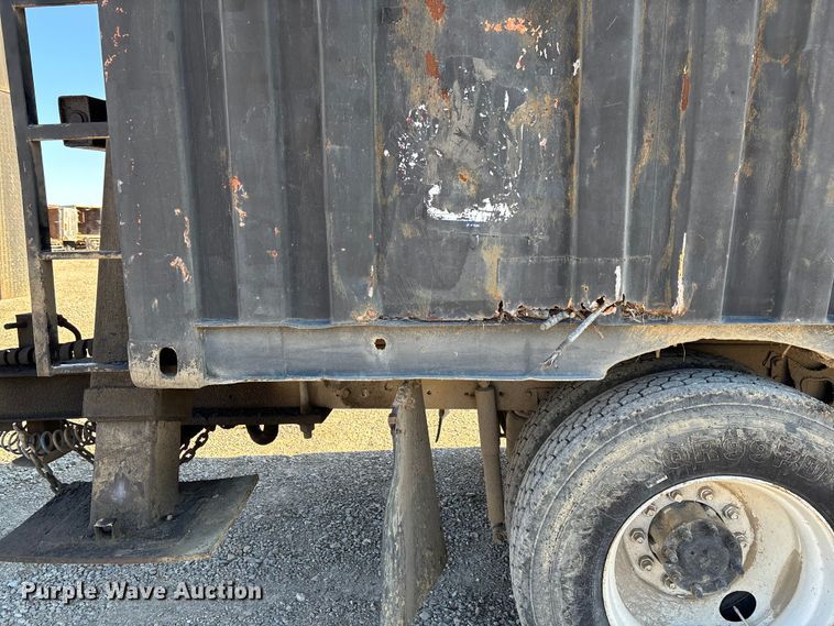 image for item DW7343 1991 International 9400 grapple truck 