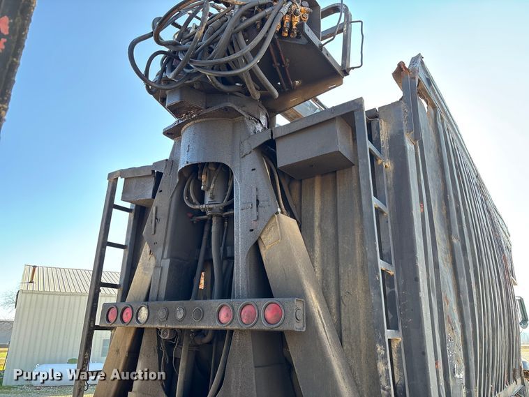 image for item DW7343 1991 International 9400 grapple truck 