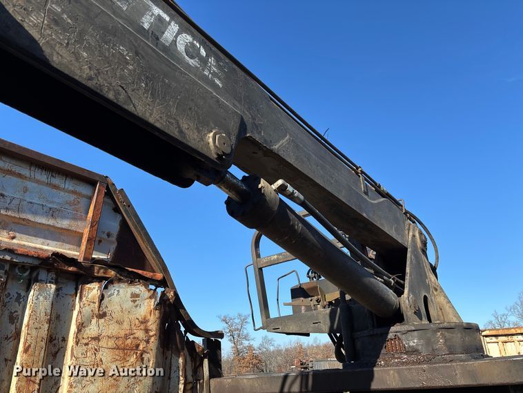 image for item DW7343 1991 International 9400 grapple truck 