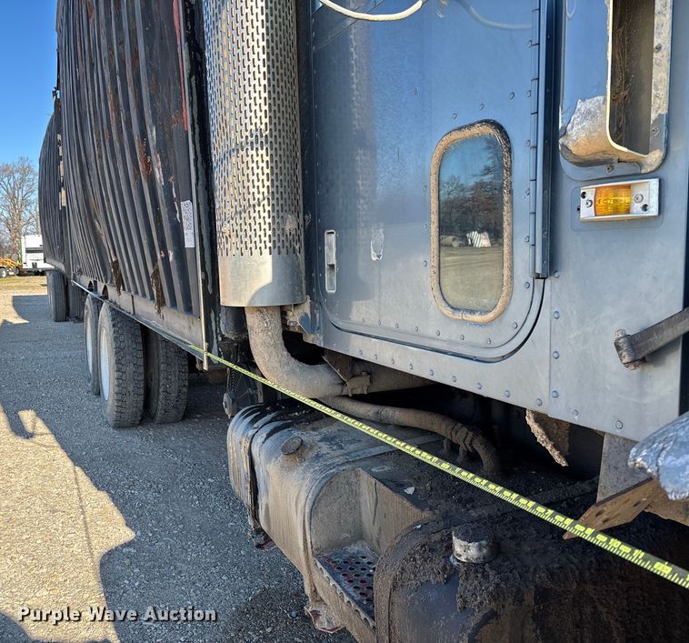 image for item DW7343 1991 International 9400 grapple truck 