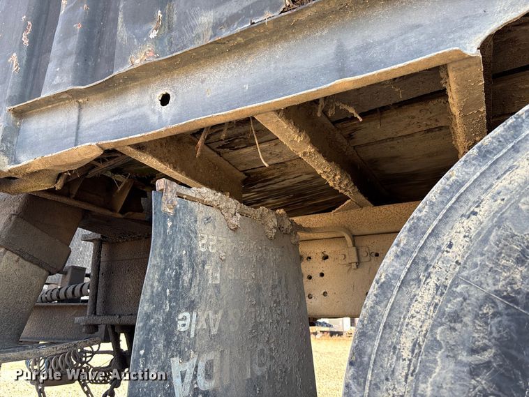 image for item DW7343 1991 International 9400 grapple truck 