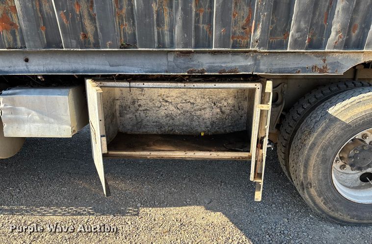 image for item DW7343 1991 International 9400 grapple truck 