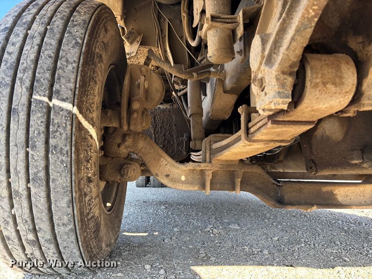 image for item DW7343 1991 International 9400 grapple truck 