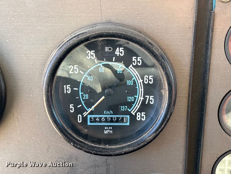 image for item DW7343 1991 International 9400 grapple truck 