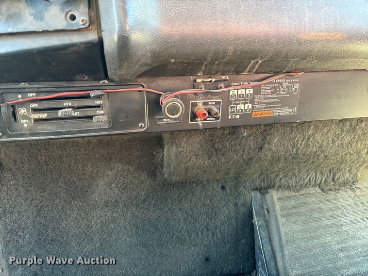 image for item DW7343 1991 International 9400 grapple truck 