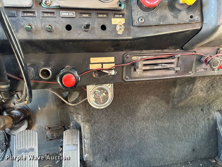 image for item DW7343 1991 International 9400 grapple truck 