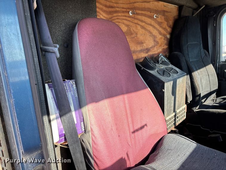 image for item DW7343 1991 International 9400 grapple truck 