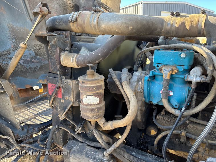 image for item DW7343 1991 International 9400 grapple truck 