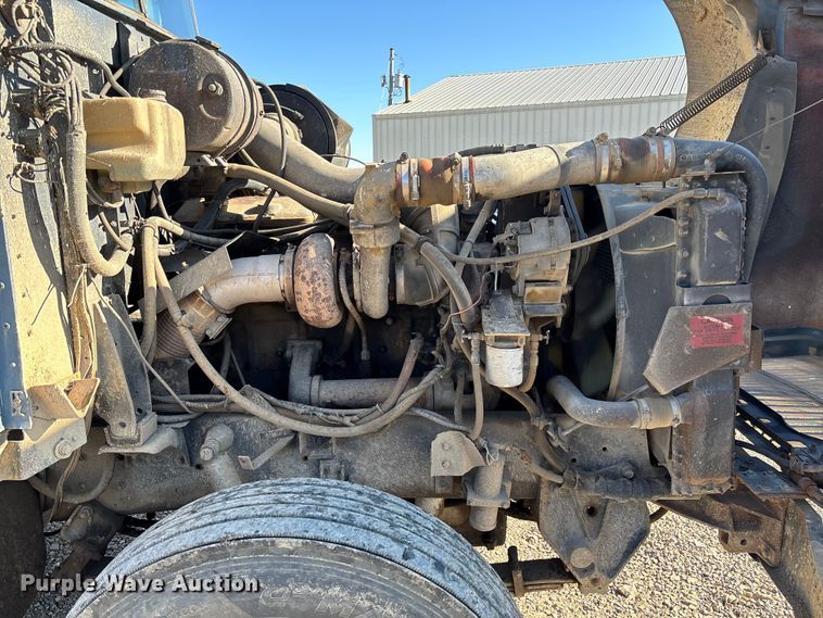 image for item DW7343 1991 International 9400 grapple truck 