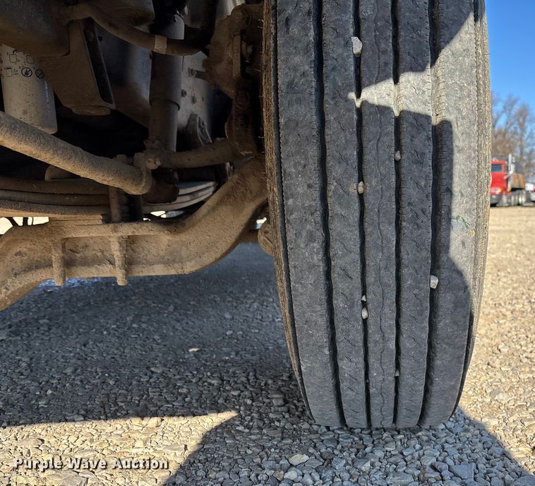 image for item DW7343 1991 International 9400 grapple truck 