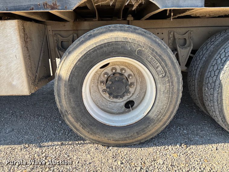 image for item DW7343 1991 International 9400 grapple truck 