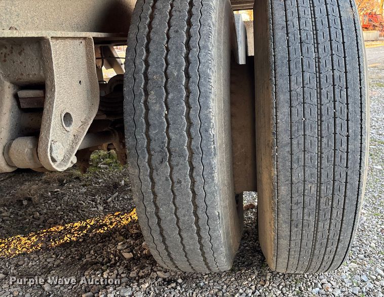 image for item DW7343 1991 International 9400 grapple truck 