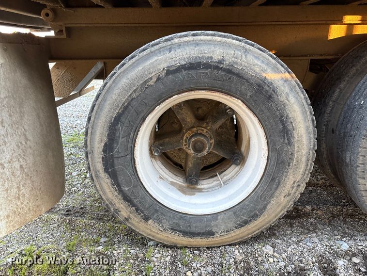 image for item DW7343 1991 International 9400 grapple truck 