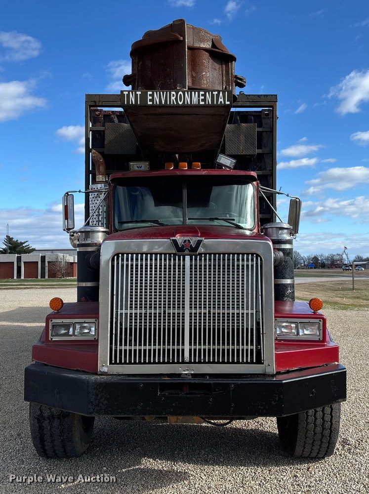 image for item DW7344 1993 Western Star 4900 crane grapple truck 