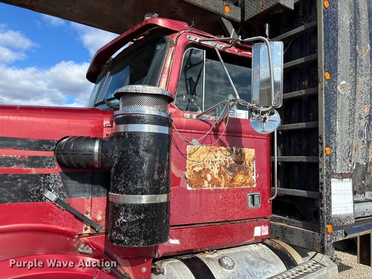 image for item DW7344 1993 Western Star 4900 crane grapple truck 