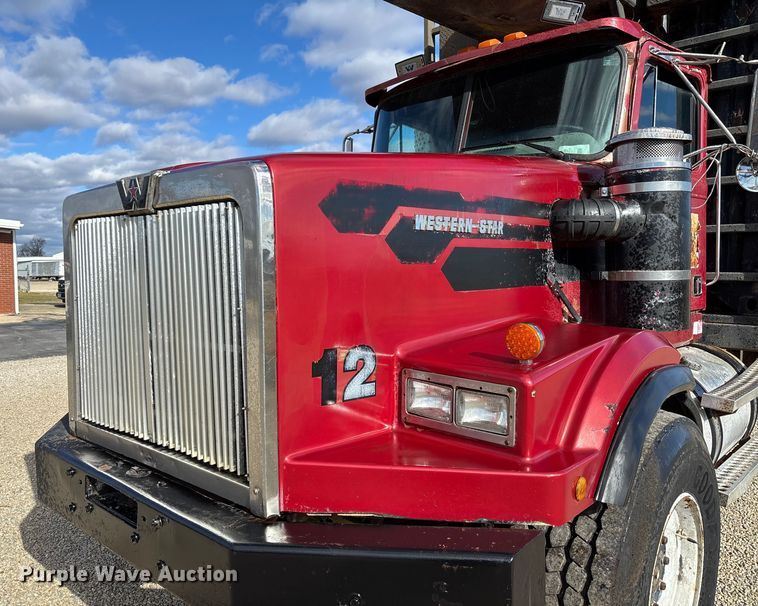 image for item DW7344 1993 Western Star 4900 crane grapple truck 