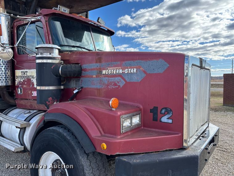 image for item DW7344 1993 Western Star 4900 crane grapple truck 