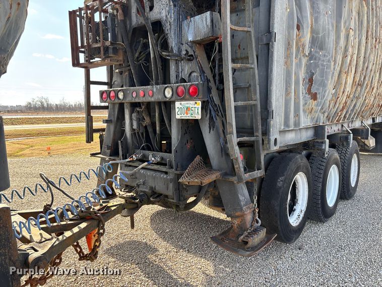 image for item DW7344 1993 Western Star 4900 crane grapple truck 