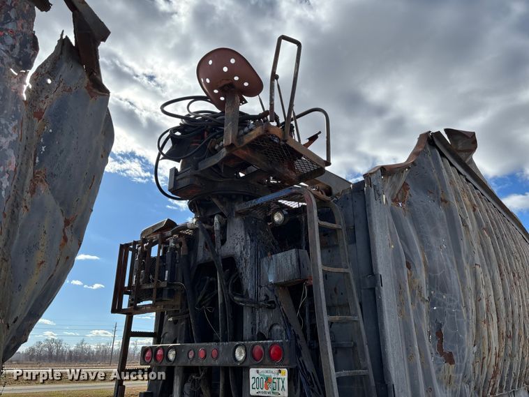 image for item DW7344 1993 Western Star 4900 crane grapple truck 