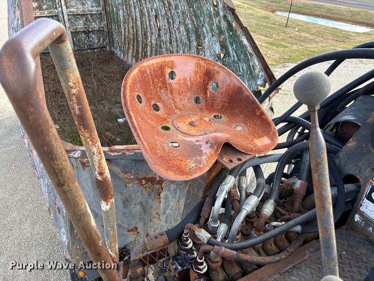 image for item DW7344 1993 Western Star 4900 crane grapple truck 