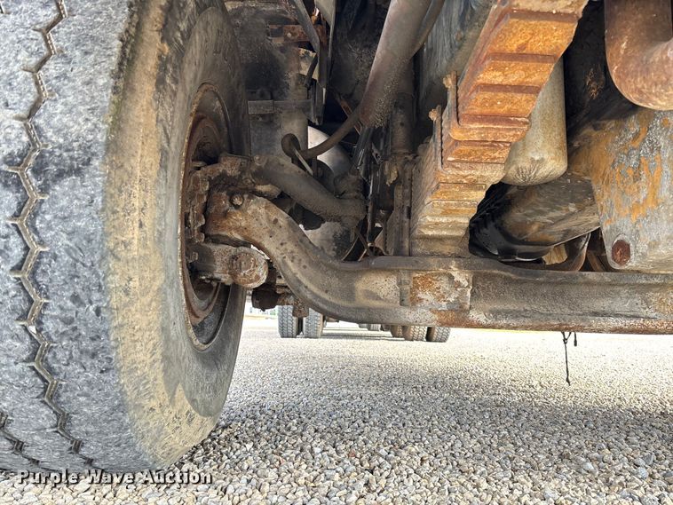 image for item DW7344 1993 Western Star 4900 crane grapple truck 