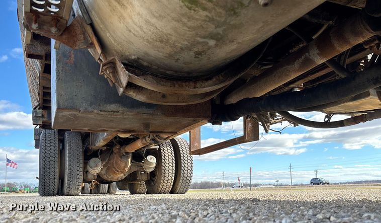 image for item DW7344 1993 Western Star 4900 crane grapple truck 