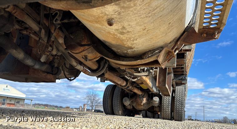 image for item DW7344 1993 Western Star 4900 crane grapple truck 