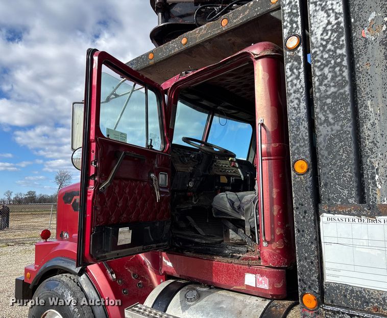 image for item DW7344 1993 Western Star 4900 crane grapple truck 