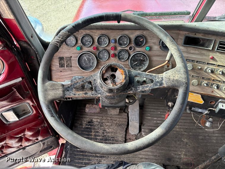 image for item DW7344 1993 Western Star 4900 crane grapple truck 