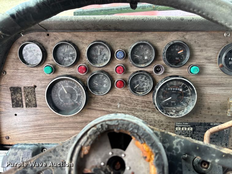 image for item DW7344 1993 Western Star 4900 crane grapple truck 