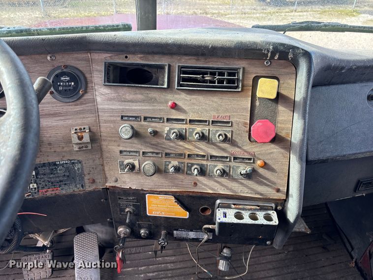 image for item DW7344 1993 Western Star 4900 crane grapple truck 