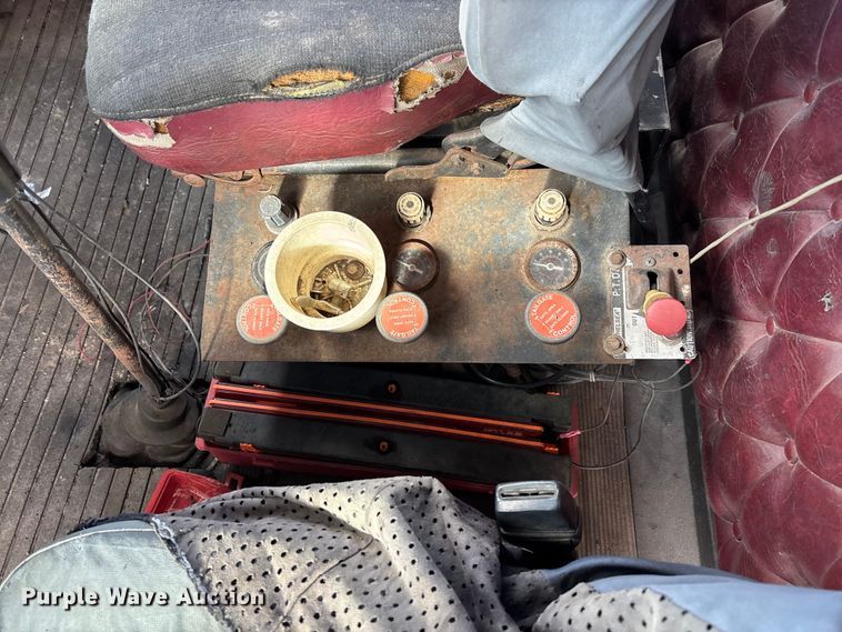 image for item DW7344 1993 Western Star 4900 crane grapple truck 