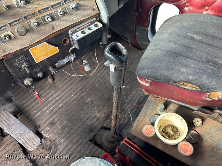 image for item DW7344 1993 Western Star 4900 crane grapple truck 