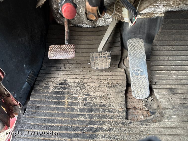 image for item DW7344 1993 Western Star 4900 crane grapple truck 