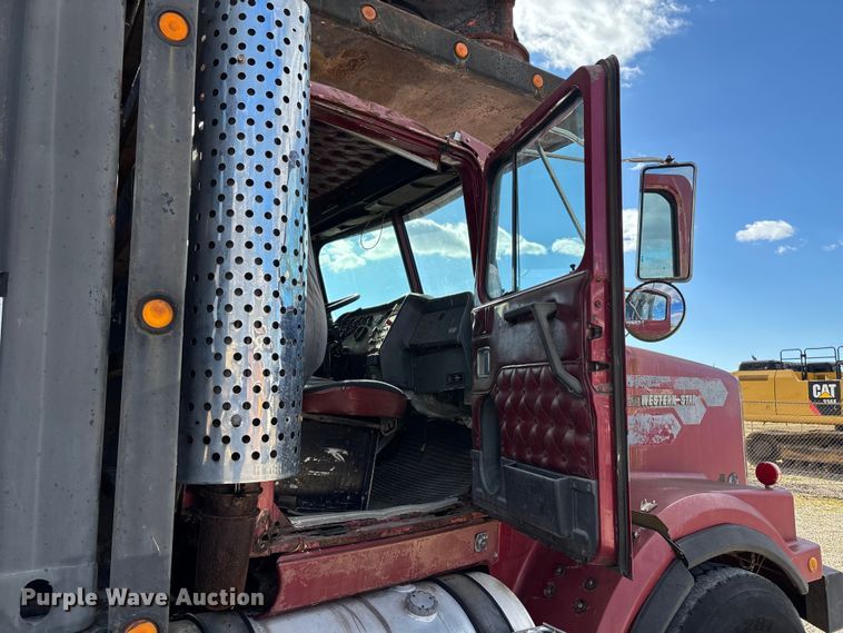image for item DW7344 1993 Western Star 4900 crane grapple truck 