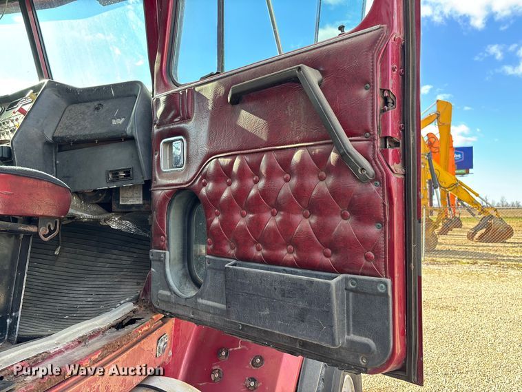 image for item DW7344 1993 Western Star 4900 crane grapple truck 