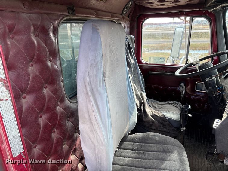 image for item DW7344 1993 Western Star 4900 crane grapple truck 