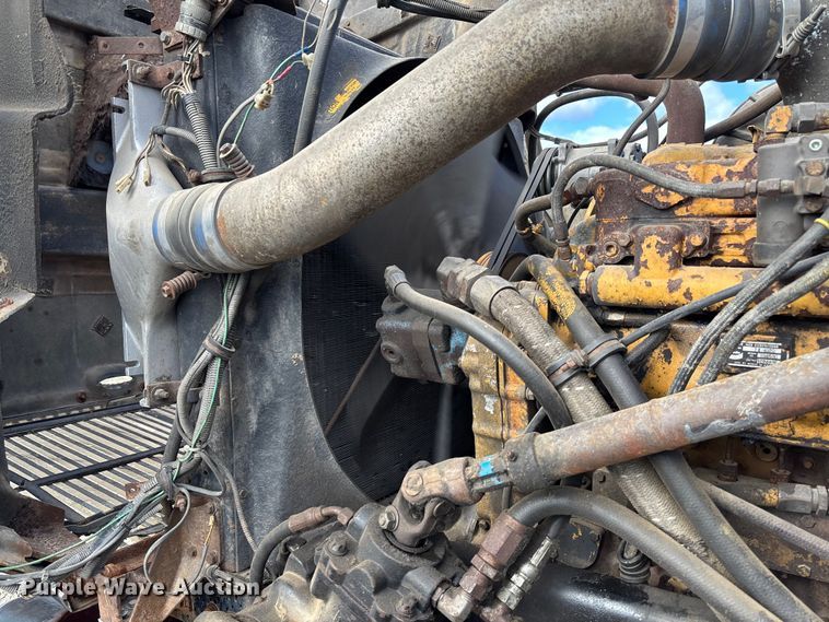 image for item DW7344 1993 Western Star 4900 crane grapple truck 