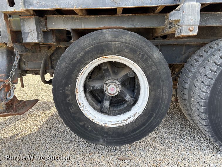 image for item DW7344 1993 Western Star 4900 crane grapple truck 