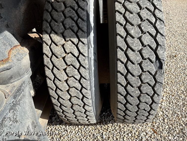 image for item DW7344 1993 Western Star 4900 crane grapple truck 