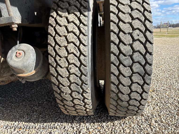 image for item DW7344 1993 Western Star 4900 crane grapple truck 