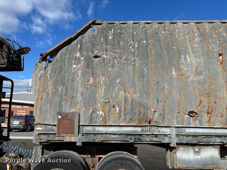 image for item DW7344 1993 Western Star 4900 crane grapple truck 