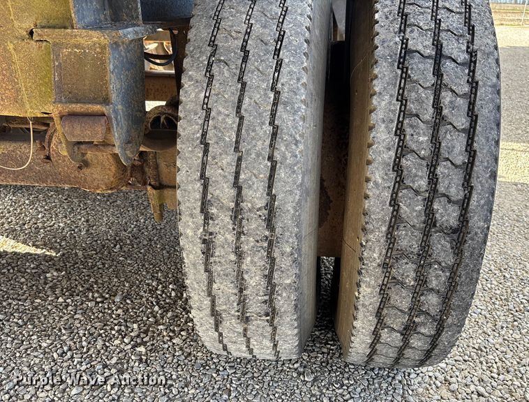 image for item DW7344 1993 Western Star 4900 crane grapple truck 