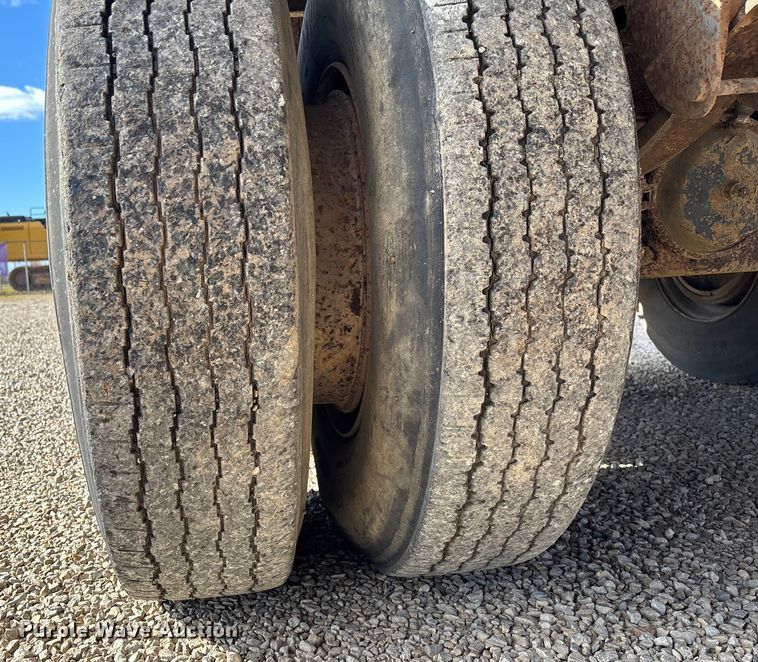 image for item DW7344 1993 Western Star 4900 crane grapple truck 