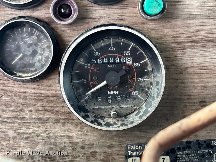 image for item DW7344 1993 Western Star 4900 crane grapple truck 