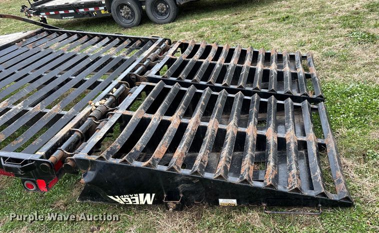 image for item DW7353 2017 Big Tex 22PH-25+5 equipment trailer